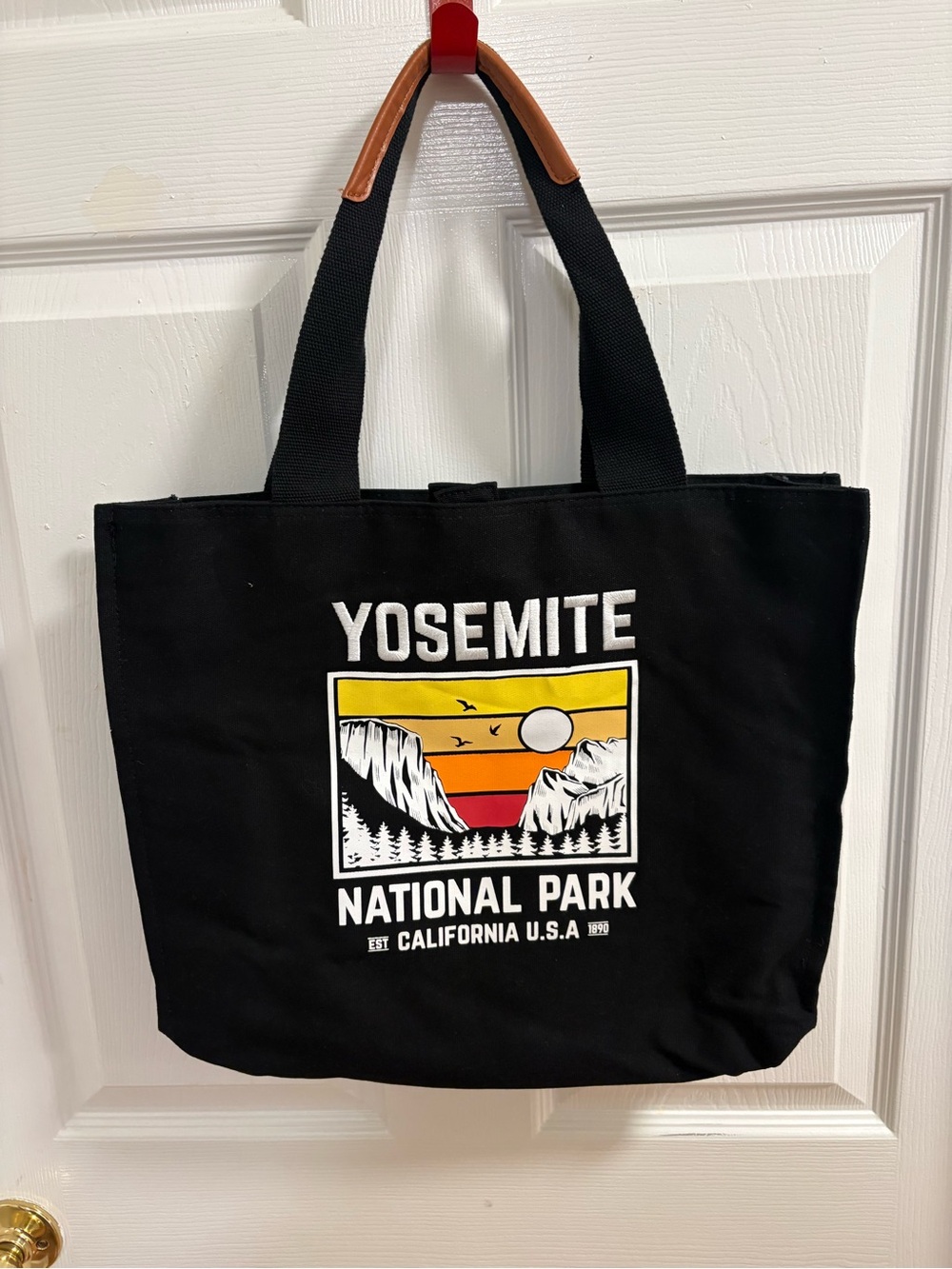 Yosemite National park Bag , pristine graphics and stitching